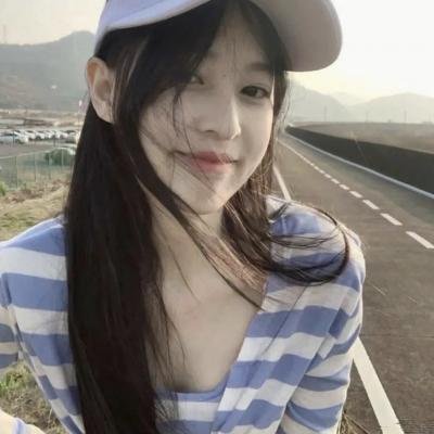 看她轻轻的飞起